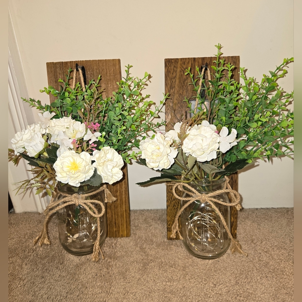 Rustic Wall-Mounted Floral Arrangement with White Flowers And Lights Set Of 2